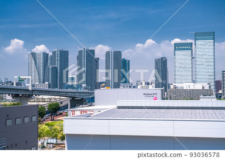 "Tokyo" Scenery of the tower apartment in Harumi, Tokyo Bay Area "Tokyo" Scenery of the tower apartment in Harumi, Tokyo Bay Area 93036578