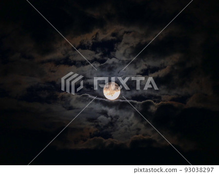 朦朧的月亮與雲 朦朧的月亮與雲 93038297