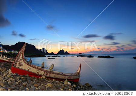 jigsaw boat sunrise dongqing bay lanyu taitung taiwan jigsaw boat sunrise dongqing bay lanyu taitung taiwan 93038867