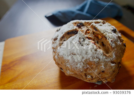 Handmade walnut raisin bread with walnuts and raisins 93039376