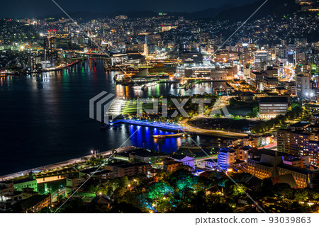The night view from Mt. Nabekanmuri in Nagasaki, which has been selected as one of the world's top three night views The night view from Mt. Nabekanmuri in Nagasaki, which has been selected as one of the world's top three night views 93039863