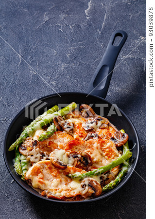 Chicken Madeira in frying pan, top view Chicken Madeira in frying pan, top view 93039878