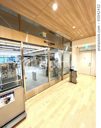 Entrance of Minato City Mita Library 93042432