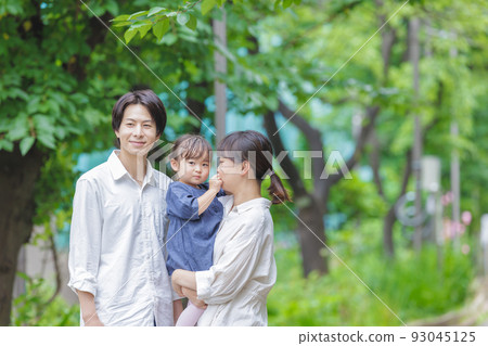 Family group photo parent and child Family group photo parent and child 93045125