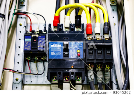 Power board earth leakage breaker 50A and safety breaker 100A 93045262