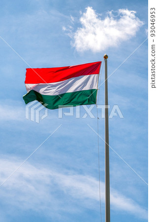 Waving hungarian flag on mast 93046953