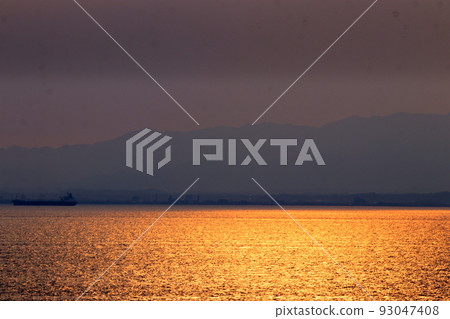 A sunset 93047408