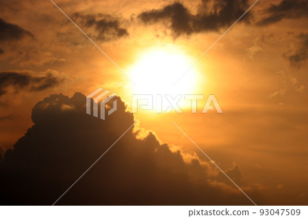 A sunset 93047509