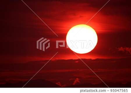 A sunset 93047565