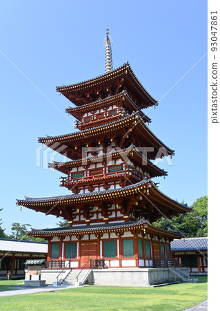 The West Pagoda of Yakushiji Temple, a World Heritage Site in Nara City, is beautiful. The West Pagoda of Yakushiji Temple, a World Heritage Site in Nara City, is beautiful. 93047861