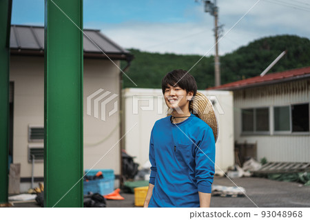 宮城縣石卷市負責漁業未來的年輕漁民 宮城縣石卷市負責漁業未來的年輕漁民 93048968