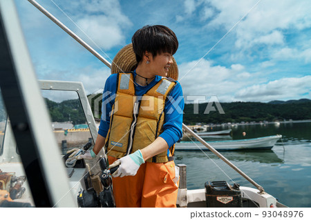 宮城縣石卷市負責漁業未來的年輕漁民 93048976