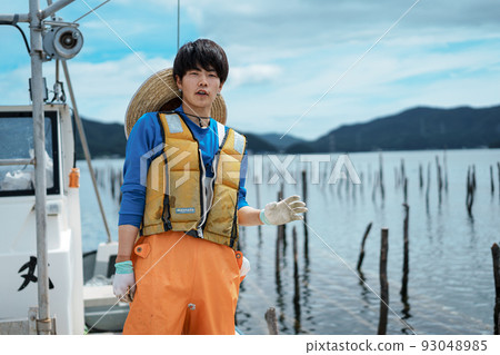 A young fisherman responsible for the future of the fishery industry in Ishinomaki City, Miyagi Prefecture 93048985