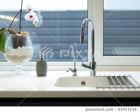Kitchen sink with faucet 93053154