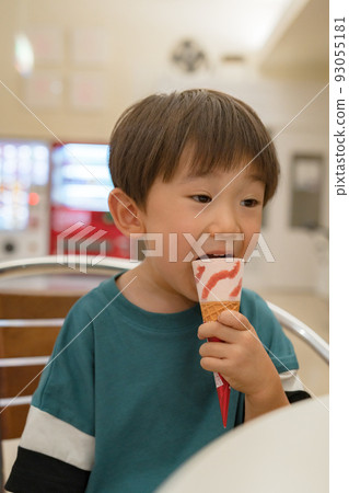 Children eating ice cream soft ice cream 93055181