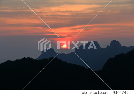 朝日超越群馬縣妙義山 朝日超越群馬縣妙義山 93057491