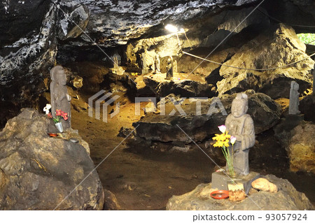 Hole well Kannon Hole well Kannon 93057924
