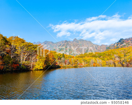 Togakushi / Kagamiike (Autumn) Togakushi / Kagamiike (Autumn) 93058146