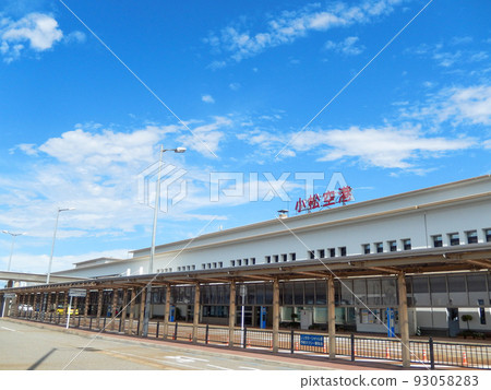 Komatsu Airport, which shares a runway with the Self-Defense Forces, which is expected to have a synergistic effect with the opening of the Hokuriku Shinkansen | Komatsu City, Ishikawa Prefecture 93058283