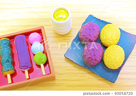 3 dumplings, kinko and red bean paste Ohagi miniature 93058720