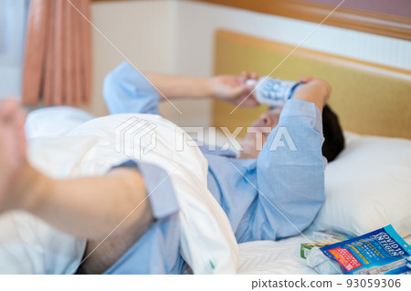 New Coronavirus Infectious Disease Accommodation Treatment Male High Fever New Coronavirus Infectious Disease Accommodation Treatment Male High Fever 93059306