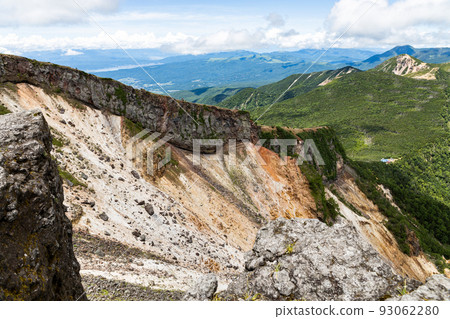碘岳火山爆炸坑與藍天 93062280