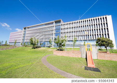[Ota Park] View of the square and the university 93064343
