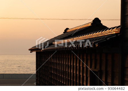 8月黃昏的輪島市門前町黑島街景 93064482