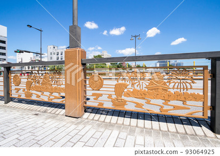 [Tonobashi Bridge] A railing where you can feel the history 93064925