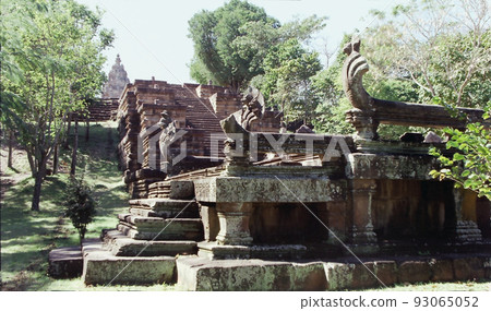 Prasat Hin Phanom Rung 93065052