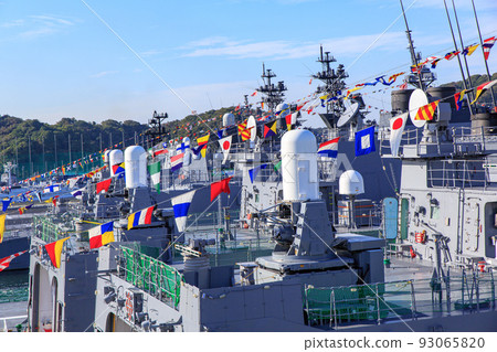 An escort ship of the Maritime Self-Defense Force with a full display 93065820
