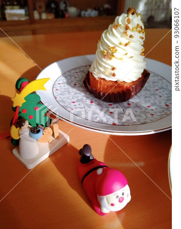 The sweet temptation of sweets shining in the sunlight The sweet temptation of sweets shining in the sunlight 93066107