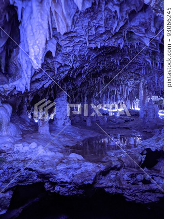 limestone cave limestone cave 93066245
