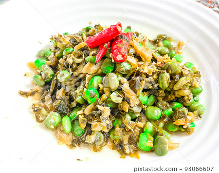 中餐前菜:雪梨炒毛豆 中餐前菜:雪梨炒毛豆 93066607