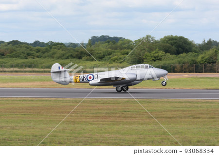 皇家空軍 Meteor T7 噴氣式教練機起飛 93068334