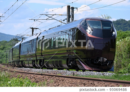 東北本線運行的E655系列日本(Nagomi) 東北本線運行的E655系列日本(Nagomi) 93069486