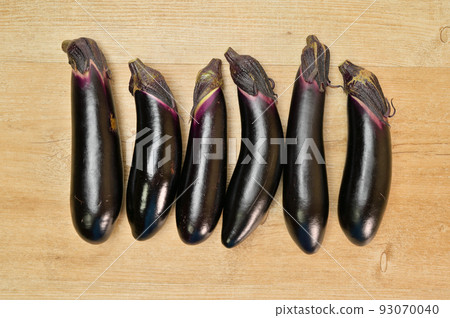 夏季蔬菜茄子，茄子，茄子，紫色。五，五，過濾器。 93070040