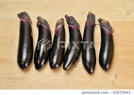 夏季蔬菜茄子，茄子，茄子，紫色。五，五，過濾器。 93070041