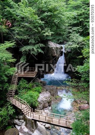 Ryujin Falls in Nakatsugawa City, Gifu Prefecture 93070395