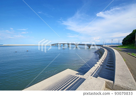 通往福岡縣行橋市沓尾長井漁港的長壽橋 通往福岡縣行橋市沓尾長井漁港的長壽橋 93070833