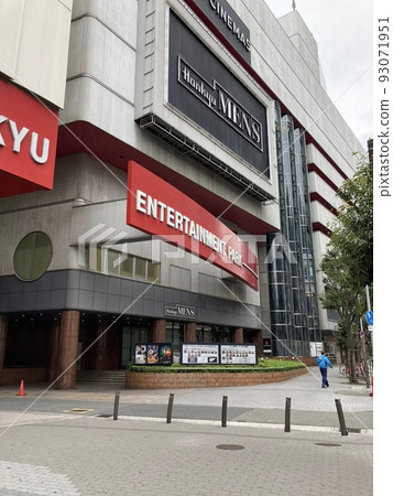 April 21, 2022 Umeda, Osaka 93071951