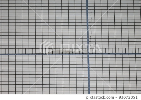 Cracks in the outer wall tiles image 93072051
