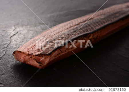 Seared salmon for sashimi from Hokkaido 93072160