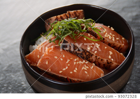 北海道三文魚海鮮蓋飯 北海道三文魚海鮮蓋飯 93072328