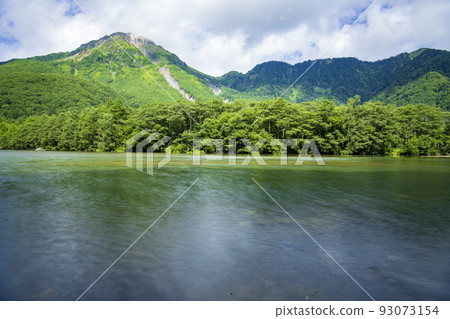 Kamikochi Taisho pond and Yakedake Kamikochi Taisho pond and Yakedake 93073154