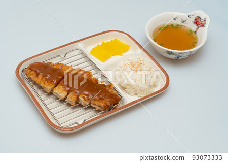 碗裡的豬排 93073333