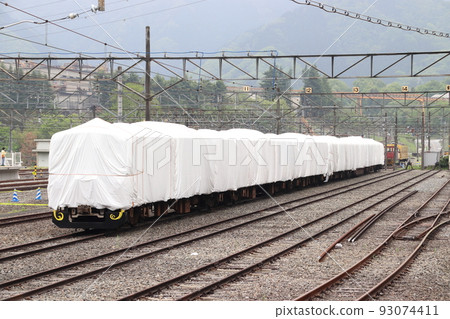 西武秩父線：保存在橫瀨站的車輛 93074411