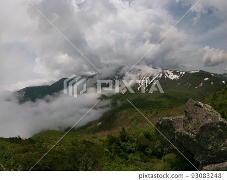藏王之景,從牛代紅嶽山頂望向屏武岳 藏王之景,從牛代紅嶽山頂望向屏武岳 93083248