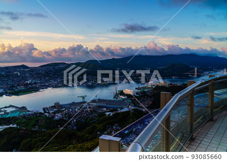 Dawn and sunrise from Inasayama Observatory [Nagasaki City] 93085660