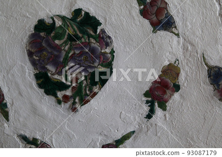 Mosaic of old pottery fragments decorating the walls of the temple Wat Arun in Bangkok, Thailand Mosaic of old pottery fragments decorating the walls of the temple Wat Arun in Bangkok, Thailand 93087179